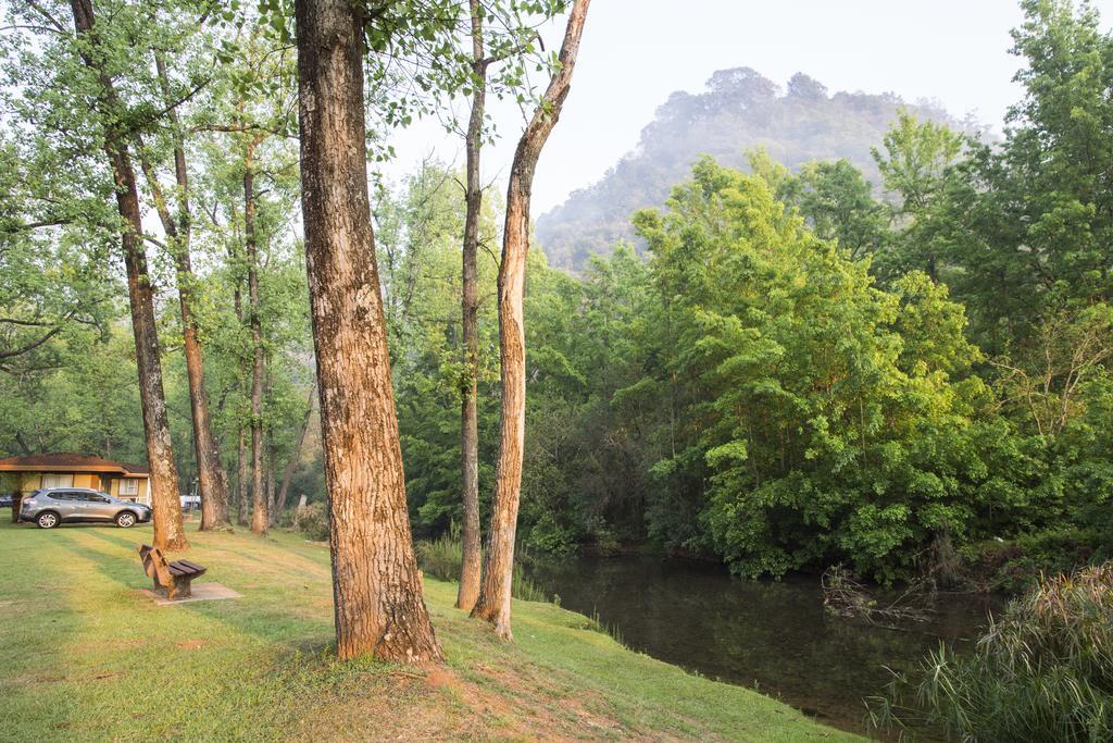 Merry Pebbles Resort Sabie Extérieur photo