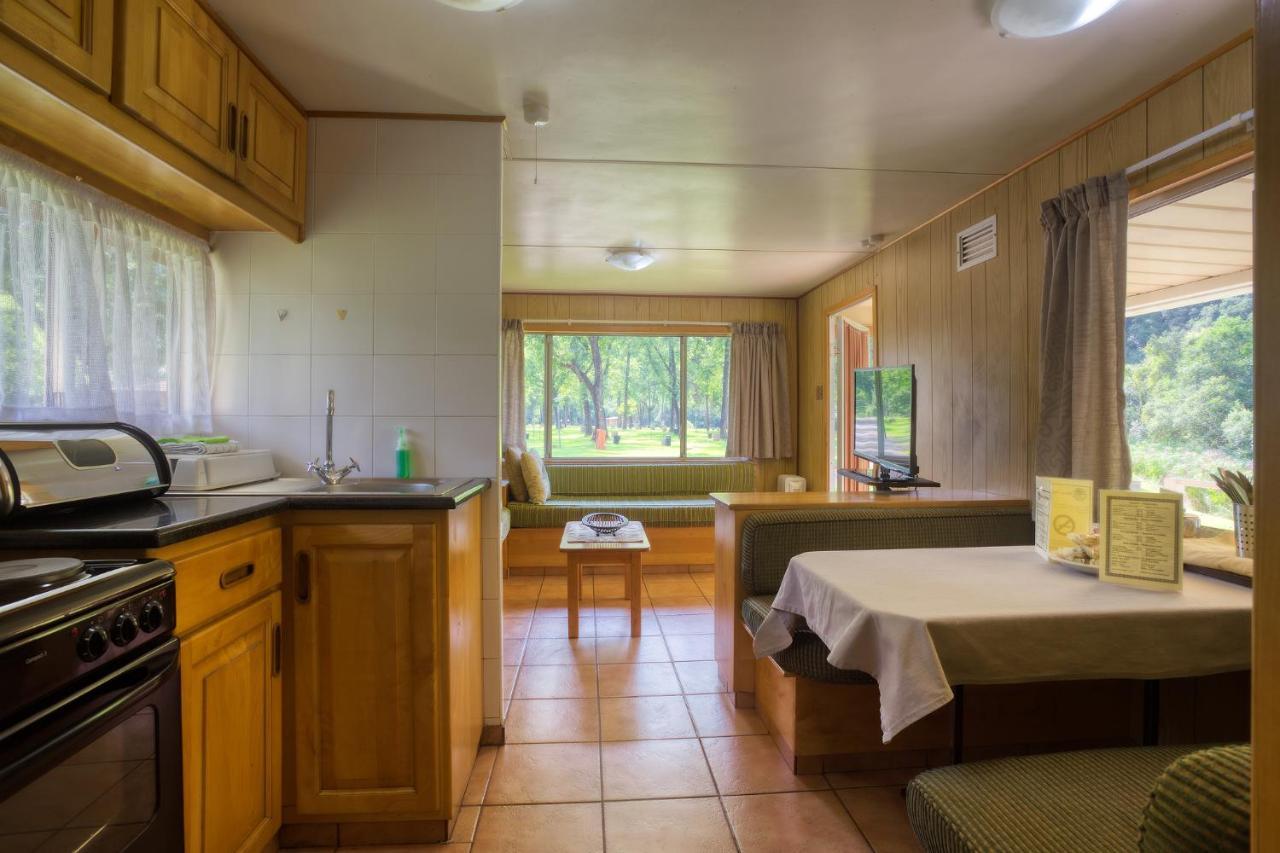 Merry Pebbles Resort Sabie Extérieur photo