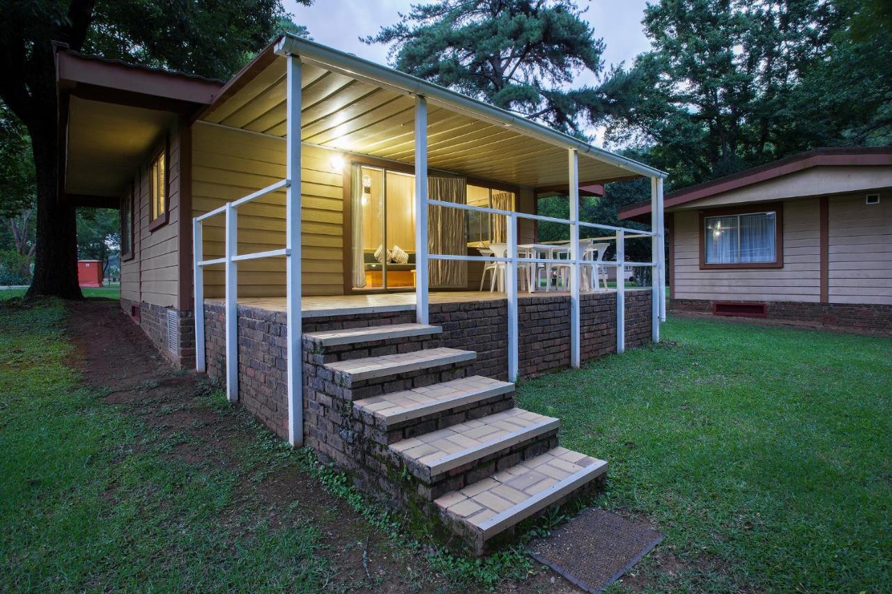 Merry Pebbles Resort Sabie Extérieur photo