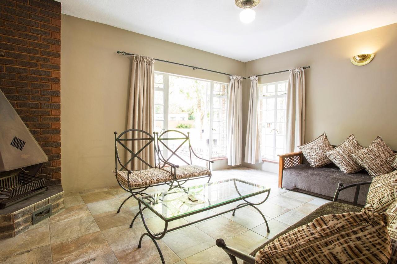 Merry Pebbles Resort Sabie Extérieur photo